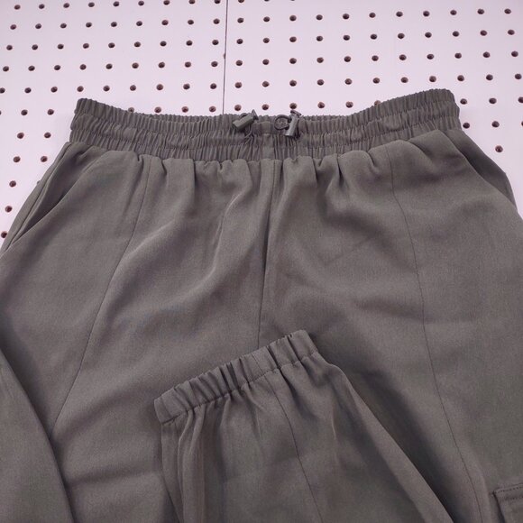 Gemma & Jane Flowy Cargos, Polyester Feel, Size Small - Picture 3 of 8